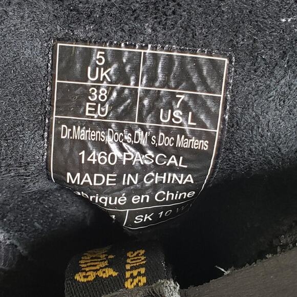 Women’s DR. Martens 1460 Pascal Black Leather Boots Excellent Condition - Picture 2 of 12